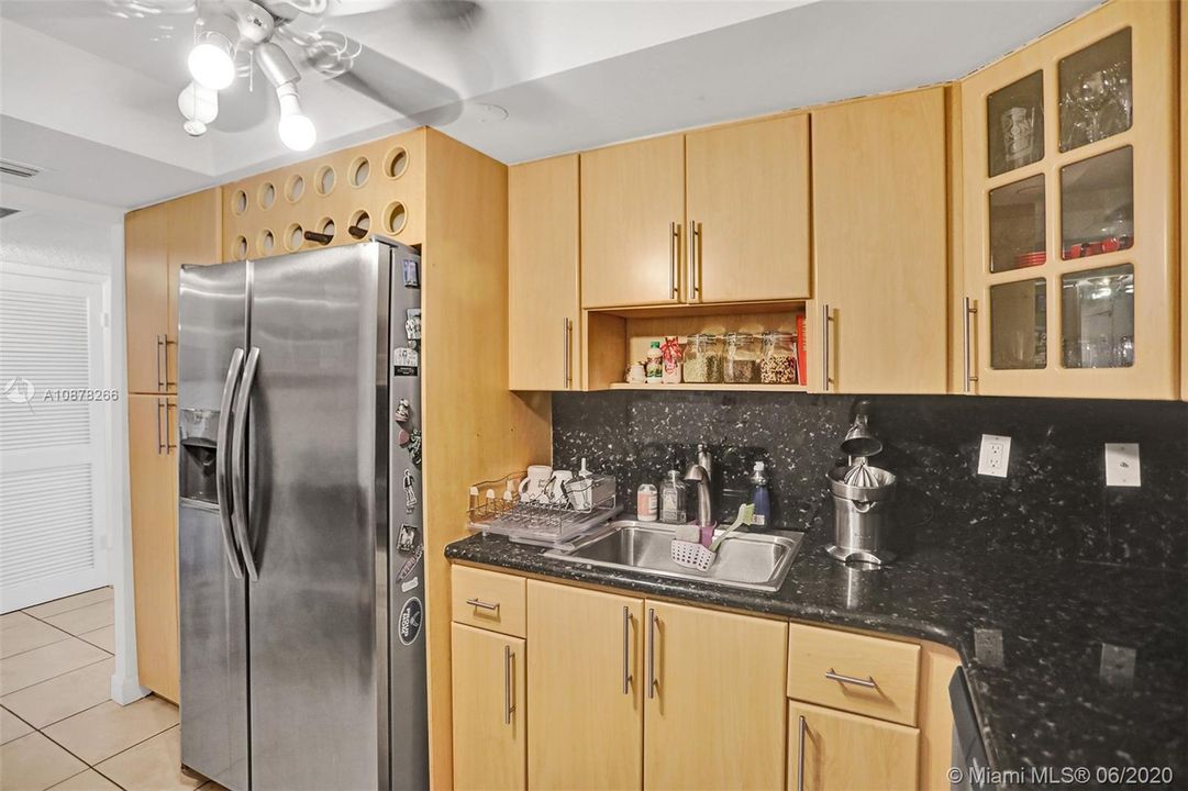 Recently Sold: $367,000 (2 beds, 2 baths, 1484 Square Feet)
