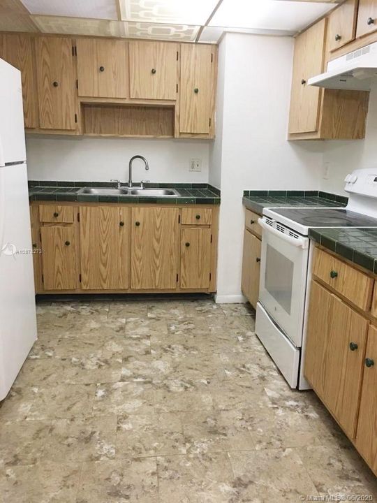 Recientemente alquilado: $1,550 (3 camas, 2 baños, 1085 Pies cuadrados)