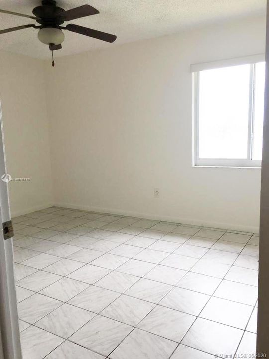 Recientemente alquilado: $1,550 (3 camas, 2 baños, 1085 Pies cuadrados)