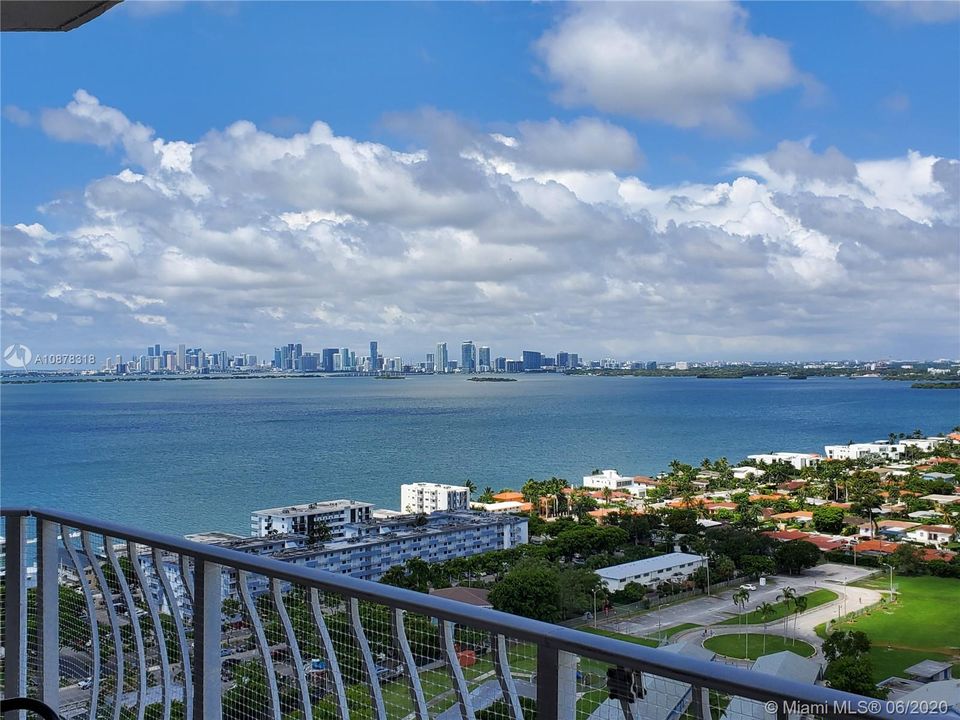 Recently Rented: $2,000 (2 beds, 2 baths, 1030 Square Feet)