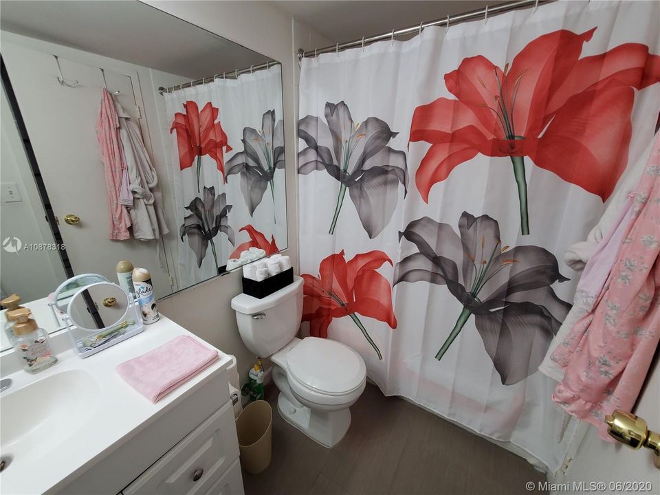 Recently Rented: $2,000 (2 beds, 2 baths, 1030 Square Feet)