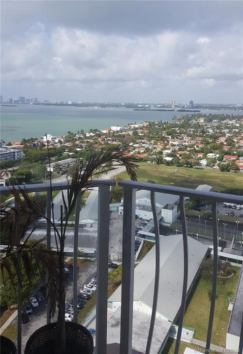 Recently Rented: $2,000 (2 beds, 2 baths, 1030 Square Feet)