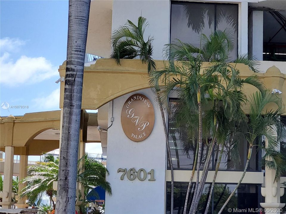 Recently Rented: $2,000 (2 beds, 2 baths, 1030 Square Feet)