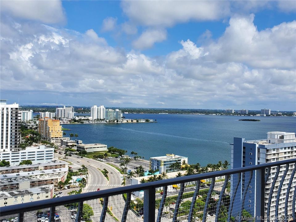 Recently Rented: $2,000 (2 beds, 2 baths, 1030 Square Feet)