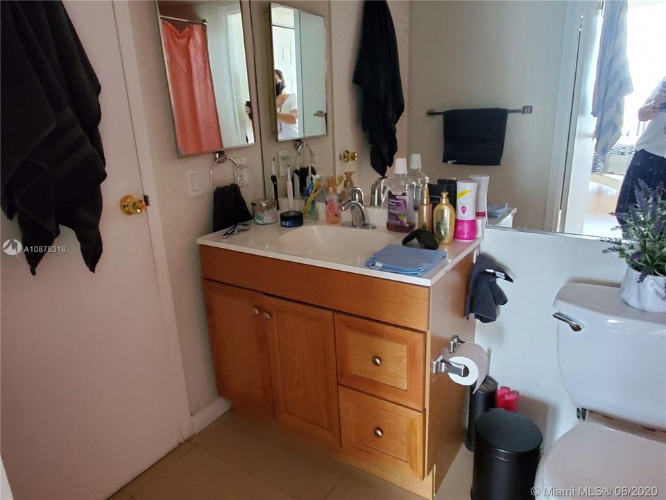 Recently Rented: $2,000 (2 beds, 2 baths, 1030 Square Feet)