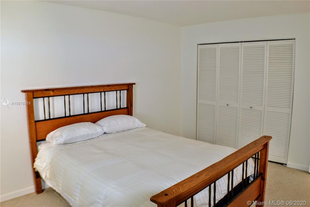 Vendido Recientemente: $574,900 (2 camas, 2 baños, 1230 Pies cuadrados)