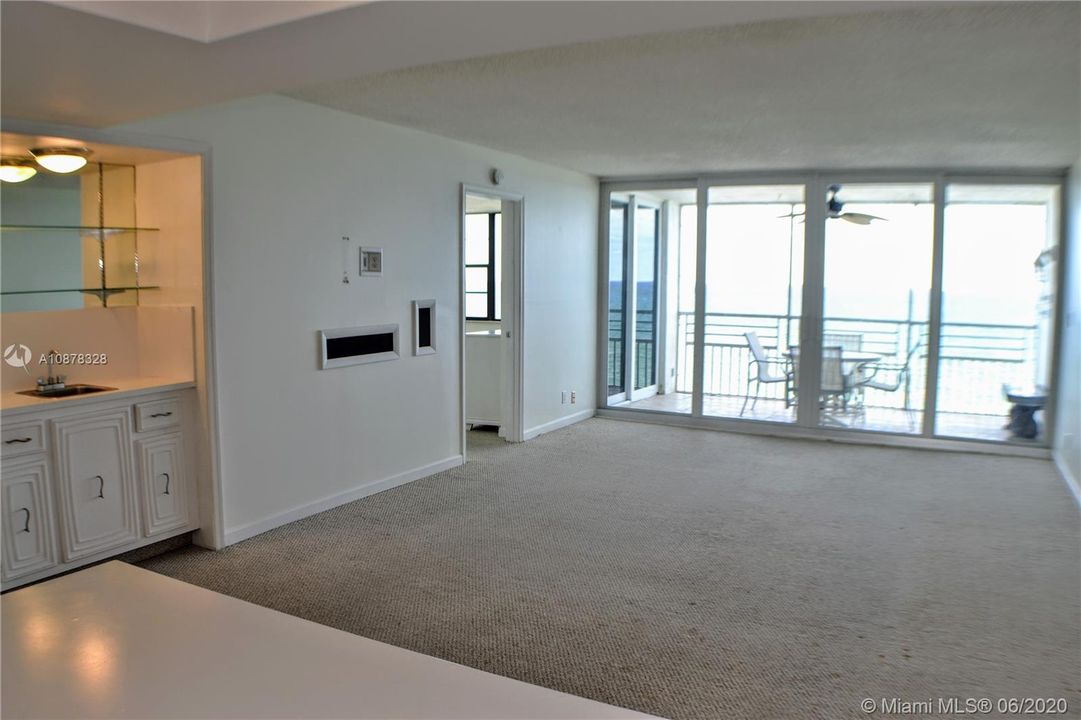 Vendido Recientemente: $574,900 (2 camas, 2 baños, 1230 Pies cuadrados)