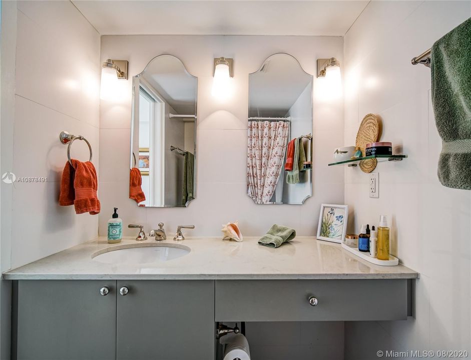 Recently Sold: $339,000 (1 beds, 1 baths, 590 Square Feet)