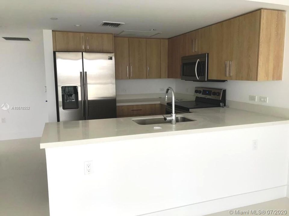 Recently Rented: $3,300 (3 beds, 2 baths, 1377 Square Feet)