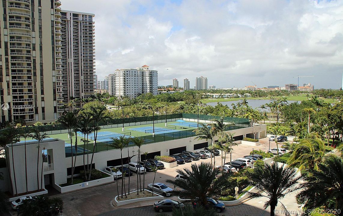 Recently Rented: $6,000 (2 beds, 2 baths, 2980 Square Feet)