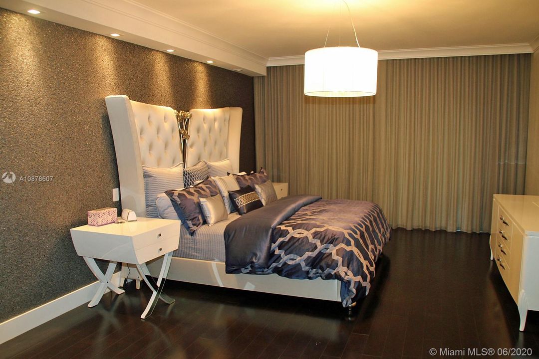 Recently Rented: $6,000 (2 beds, 2 baths, 2980 Square Feet)