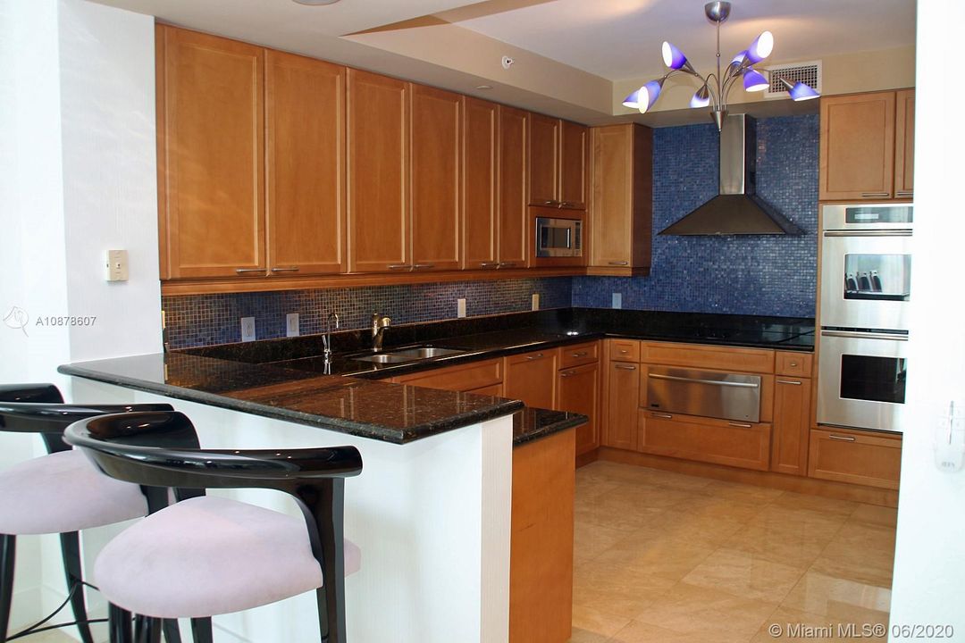 Recently Rented: $6,000 (2 beds, 2 baths, 2980 Square Feet)
