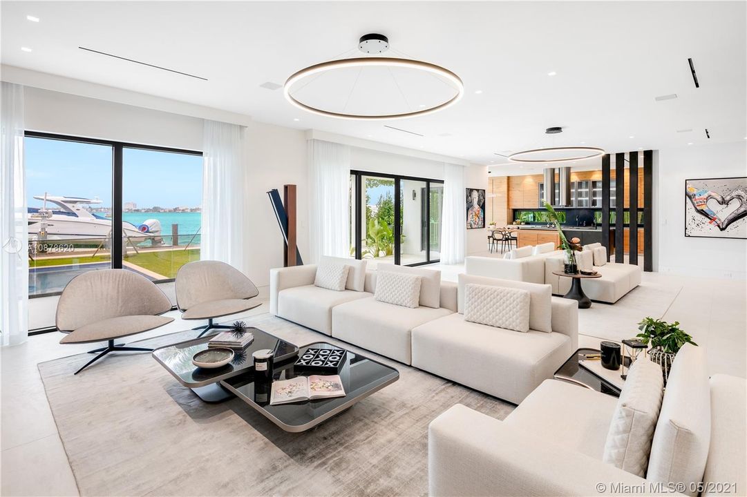 Recently Sold: $12,500,000 (8 beds, 8 baths, 7098 Square Feet)