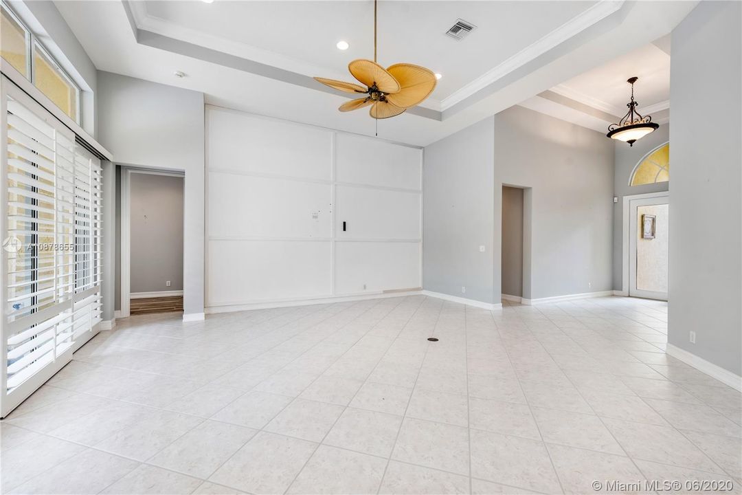 Recently Sold: $299,900 (4 beds, 3 baths, 2297 Square Feet)