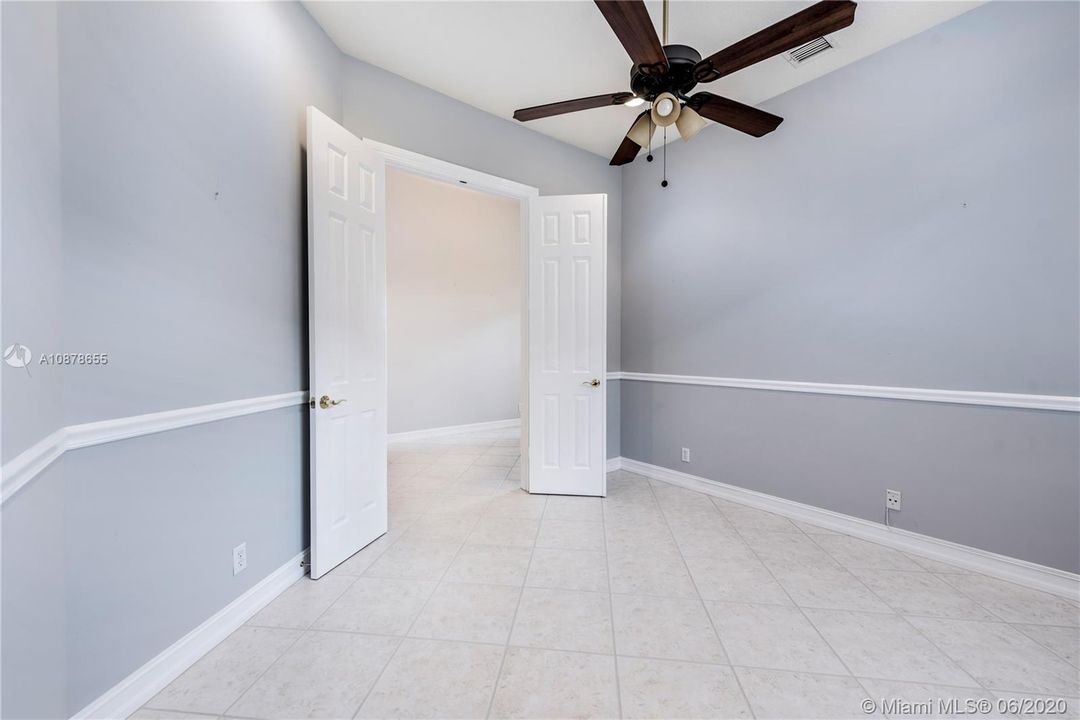 Recently Sold: $299,900 (4 beds, 3 baths, 2297 Square Feet)