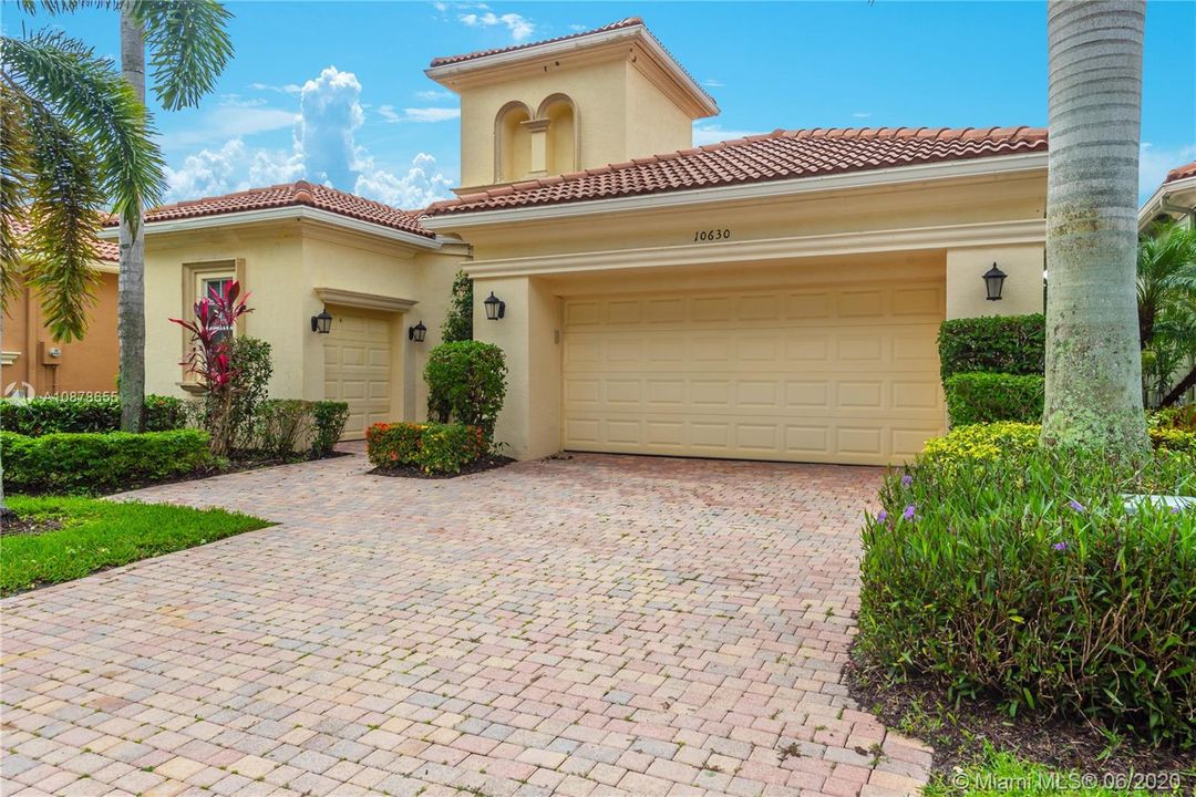 Recently Sold: $299,900 (4 beds, 3 baths, 2297 Square Feet)