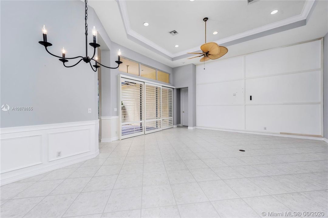 Recently Sold: $299,900 (4 beds, 3 baths, 2297 Square Feet)