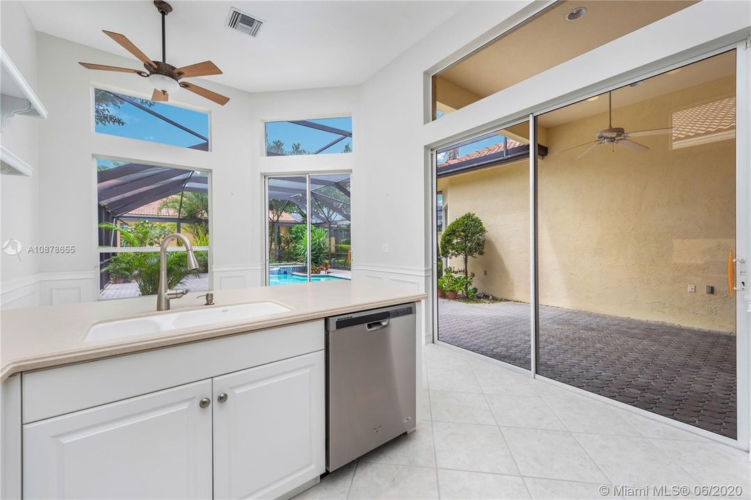 Recently Sold: $299,900 (4 beds, 3 baths, 2297 Square Feet)