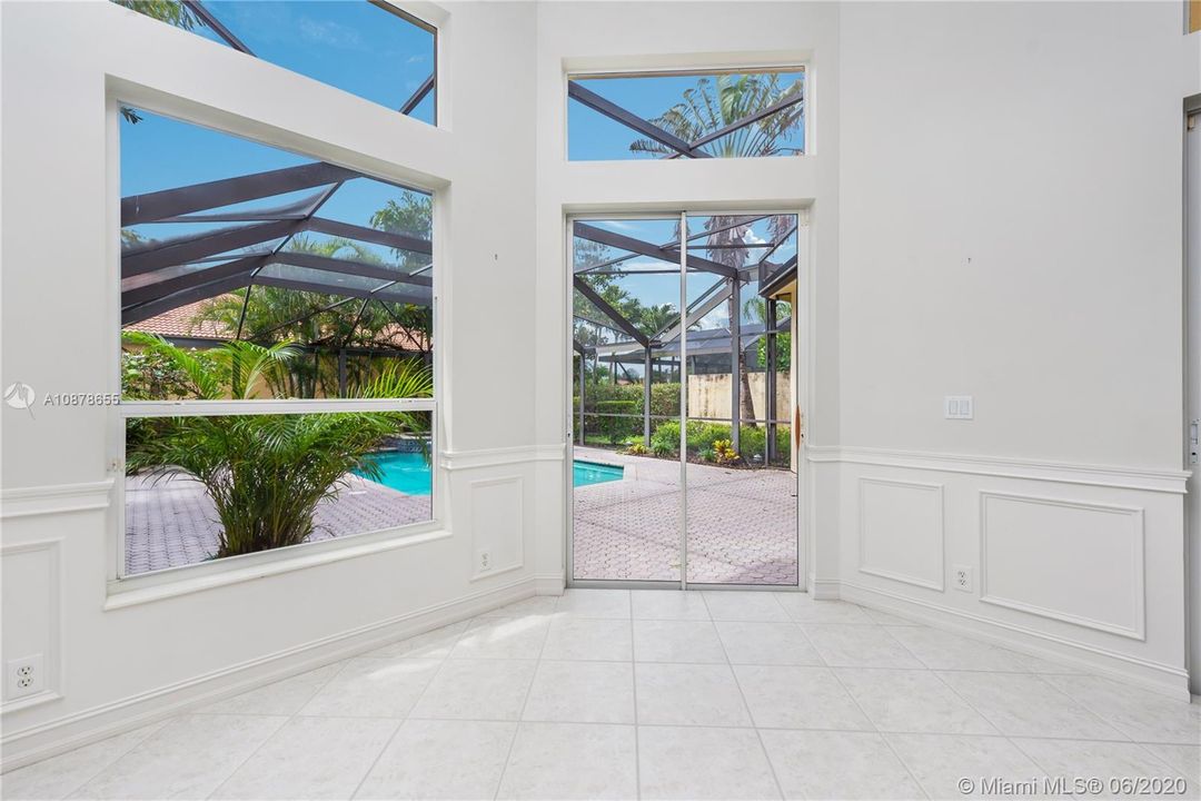 Recently Sold: $299,900 (4 beds, 3 baths, 2297 Square Feet)