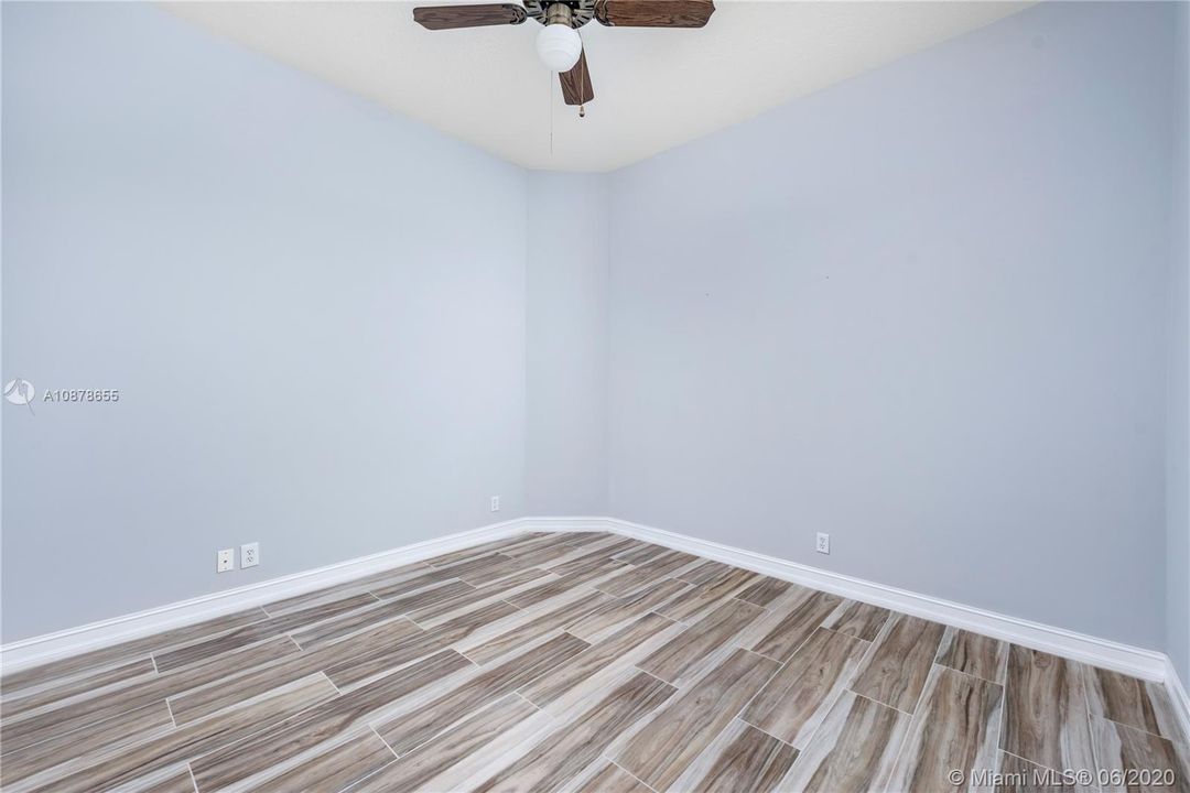 Recently Sold: $299,900 (4 beds, 3 baths, 2297 Square Feet)