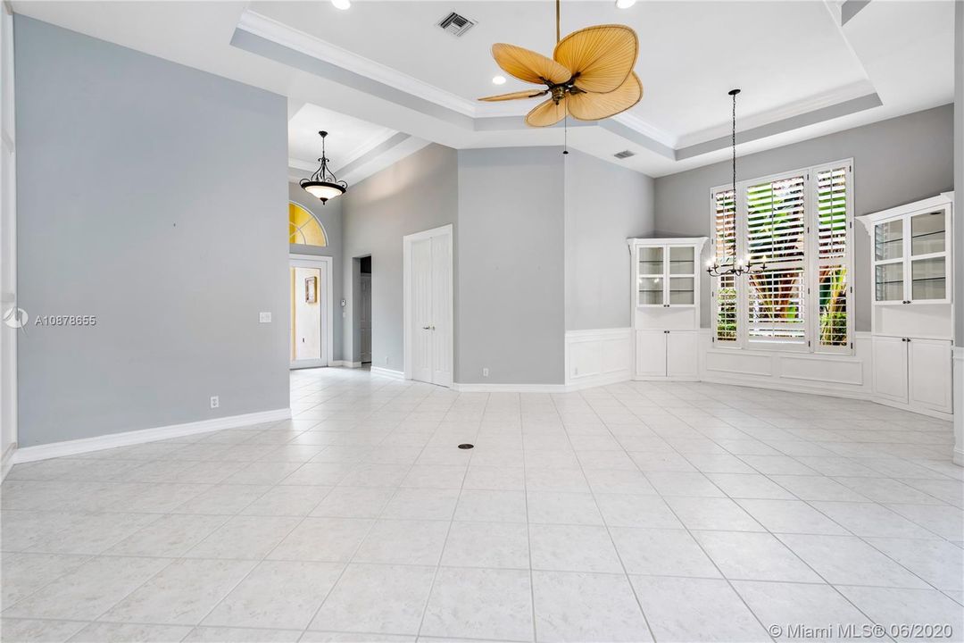 Recently Sold: $299,900 (4 beds, 3 baths, 2297 Square Feet)