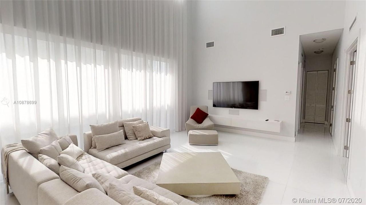 Недавно арендовано: $6,990 (5 спален, 5 ванн, 4628 Квадратных фут)