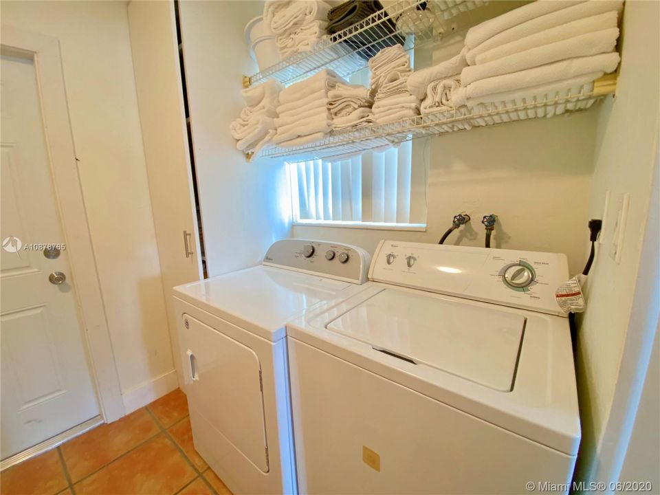 Recientemente alquilado: $2,200 (2 camas, 2 baños, 0 Pies cuadrados)