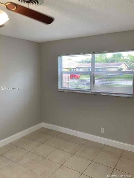Recently Rented: $1,585 (3 beds, 2 baths, 1007 Square Feet)
