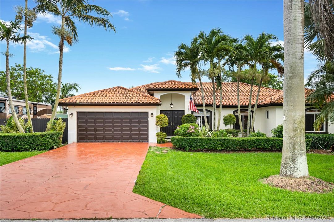 Vendido Recientemente: $524,000 (4 camas, 2 baños, 2341 Pies cuadrados)