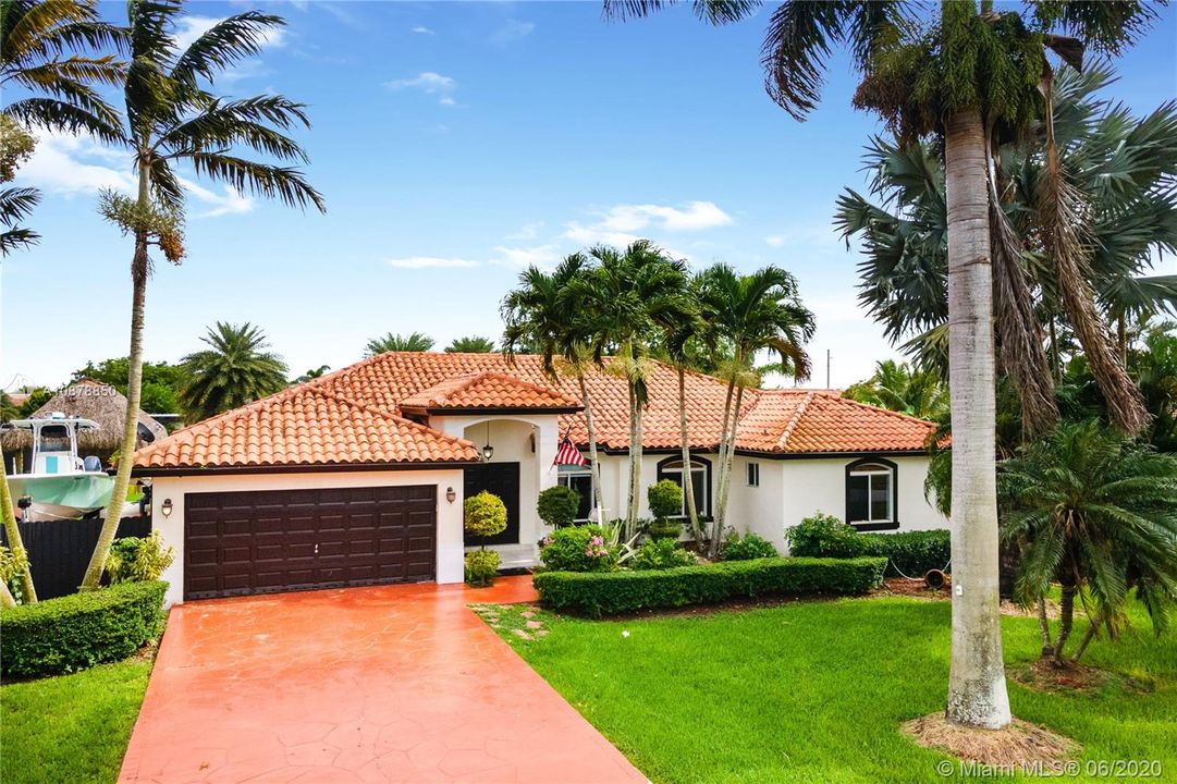 Vendido Recientemente: $524,000 (4 camas, 2 baños, 2341 Pies cuadrados)