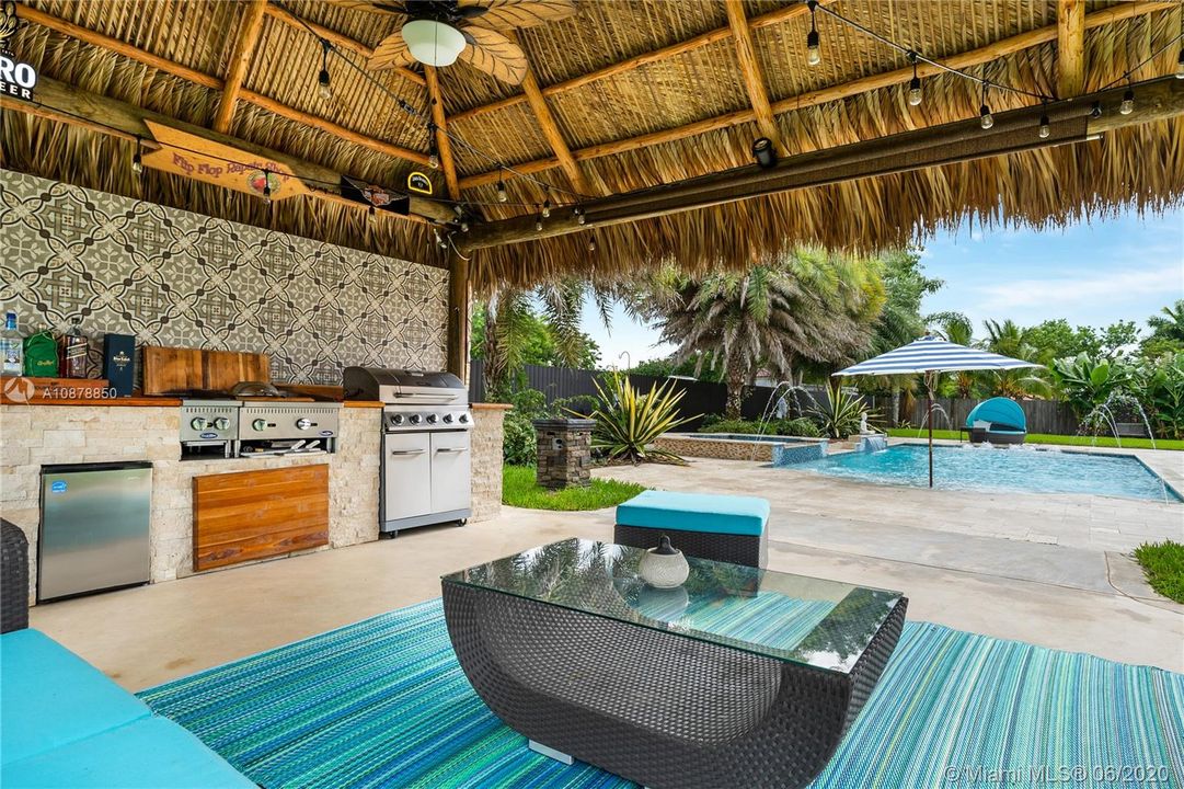 Vendido Recientemente: $524,000 (4 camas, 2 baños, 2341 Pies cuadrados)