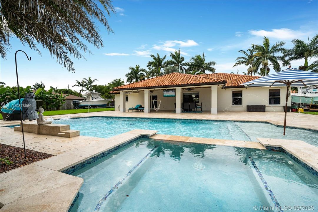 Vendido Recientemente: $524,000 (4 camas, 2 baños, 2341 Pies cuadrados)