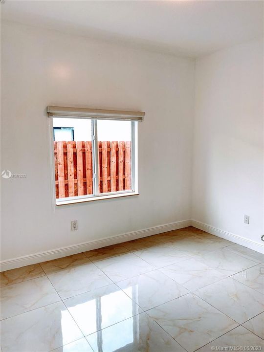 3rd Bedroom w. connecting Bathroom