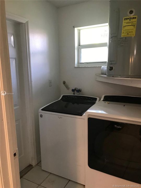 Recientemente alquilado: $1,700 (3 camas, 2 baños, 1192 Pies cuadrados)