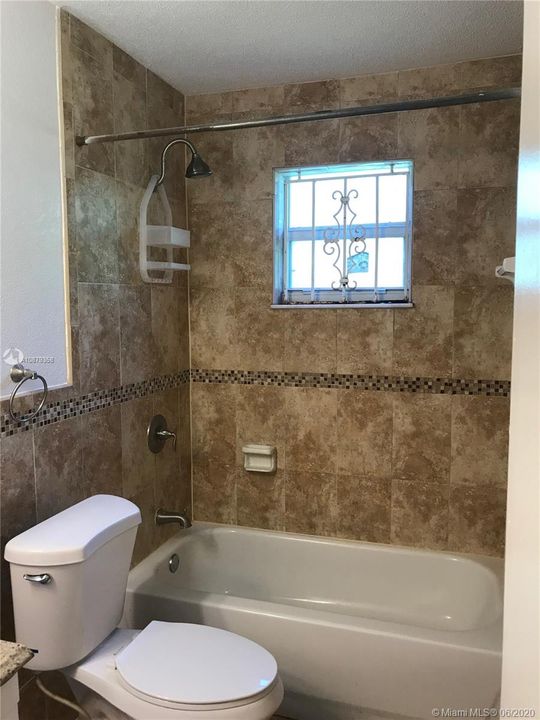 Recientemente alquilado: $1,700 (3 camas, 2 baños, 1192 Pies cuadrados)