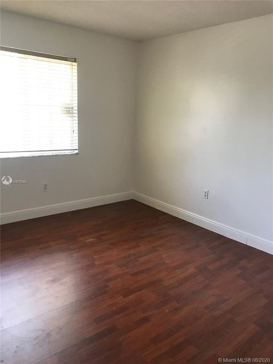 Recientemente alquilado: $1,700 (3 camas, 2 baños, 1192 Pies cuadrados)