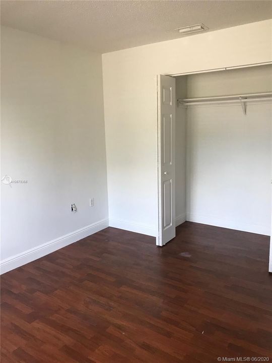Recientemente alquilado: $1,700 (3 camas, 2 baños, 1192 Pies cuadrados)