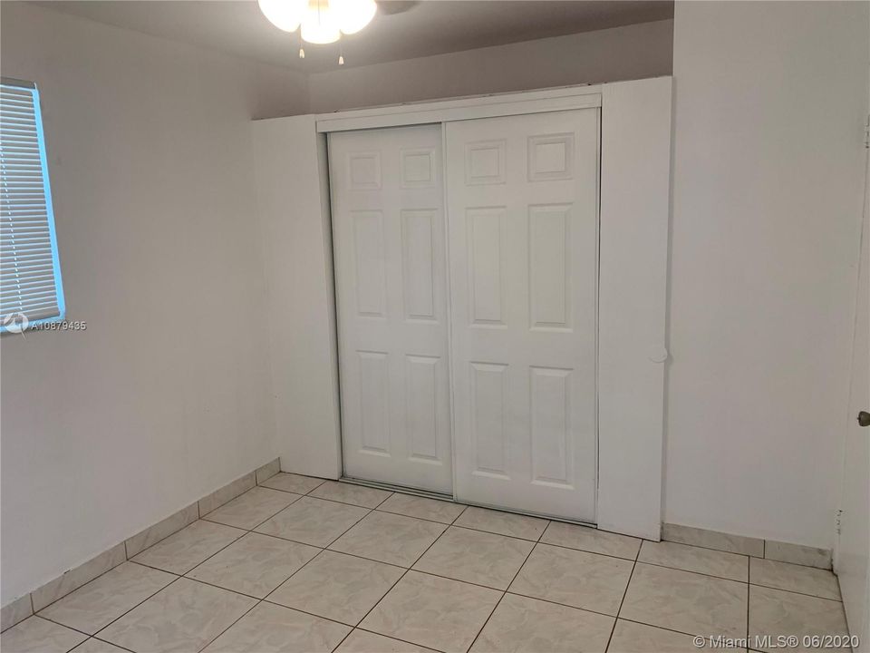 Recently Rented: $1,350 (2 beds, 1 baths, 1510 Square Feet)