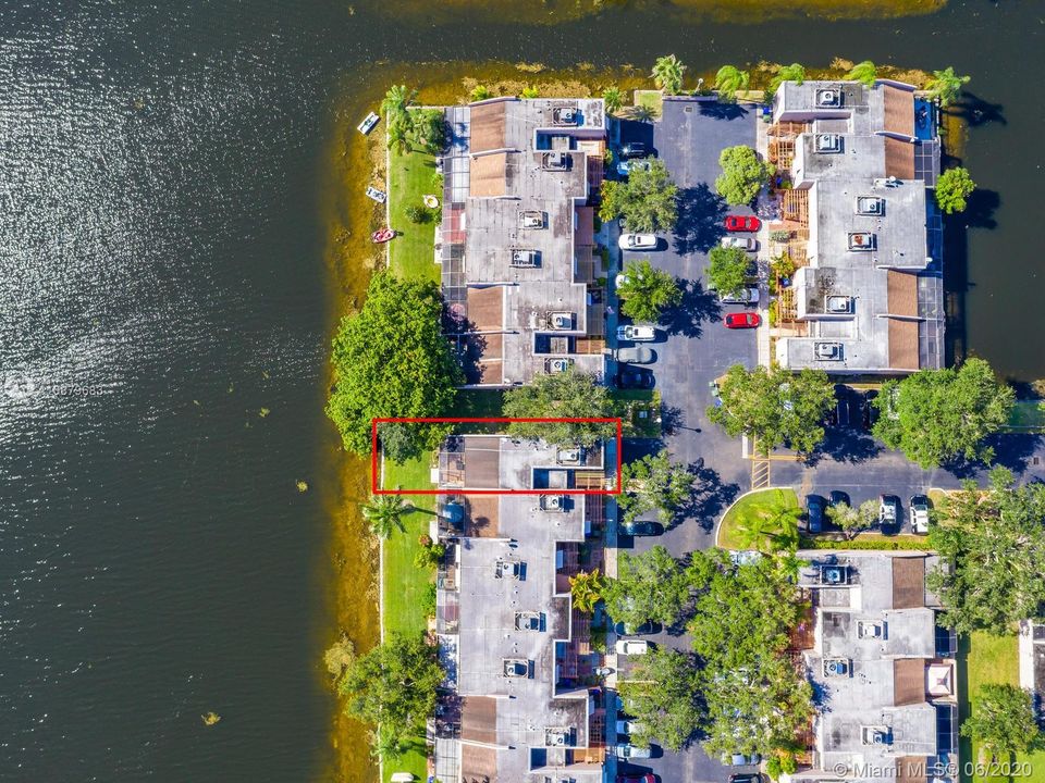 Vendido Recientemente: $334,900 (3 camas, 3 baños, 1686 Pies cuadrados)