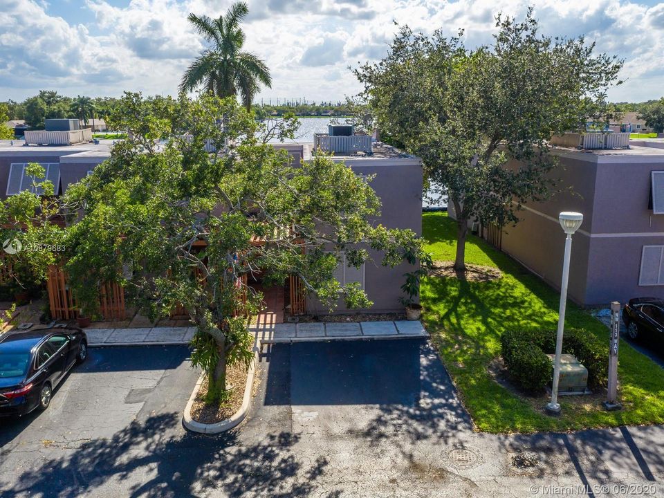 Vendido Recientemente: $334,900 (3 camas, 3 baños, 1686 Pies cuadrados)