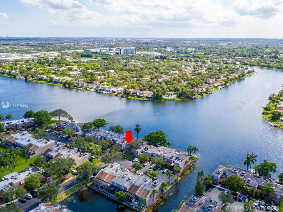 Vendido Recientemente: $334,900 (3 camas, 3 baños, 1686 Pies cuadrados)