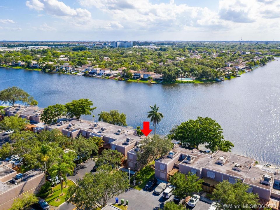 Vendido Recientemente: $334,900 (3 camas, 3 baños, 1686 Pies cuadrados)