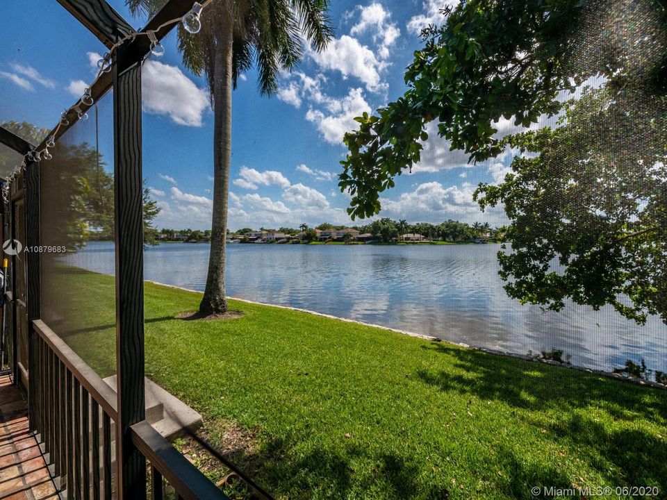 Vendido Recientemente: $334,900 (3 camas, 3 baños, 1686 Pies cuadrados)