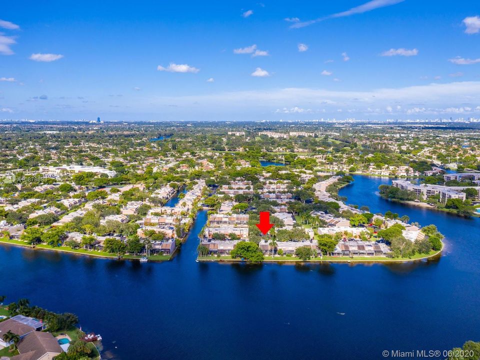 Vendido Recientemente: $334,900 (3 camas, 3 baños, 1686 Pies cuadrados)
