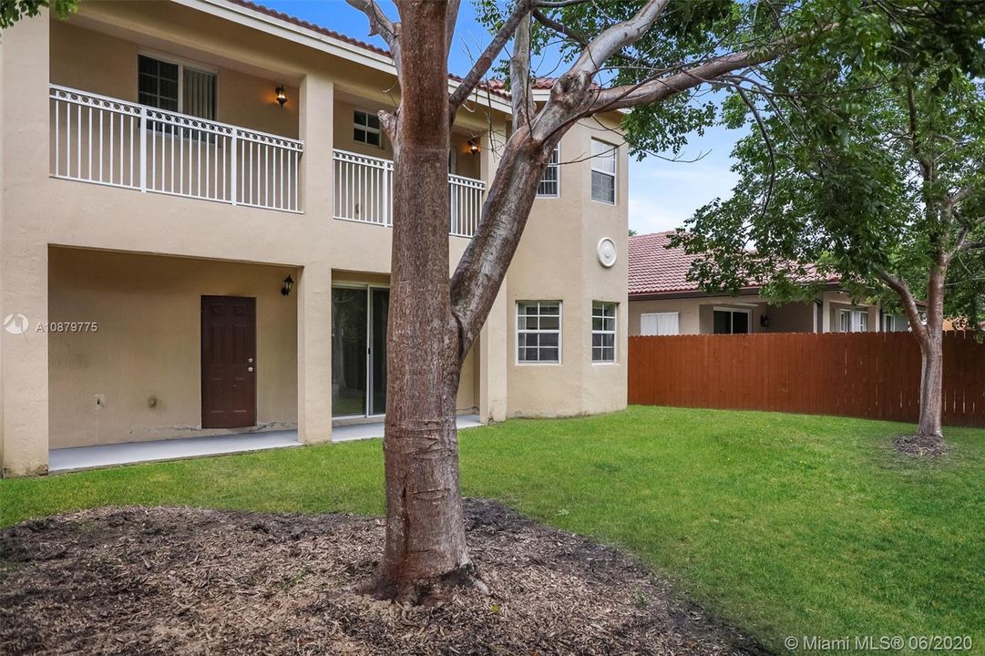 Recientemente alquilado: $2,895 (5 camas, 3 baños, 2740 Pies cuadrados)