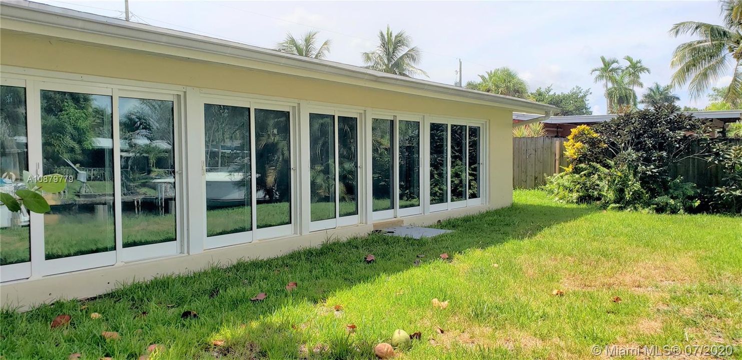 Recently Rented: $2,500 (3 beds, 2 baths, 1222 Square Feet)
