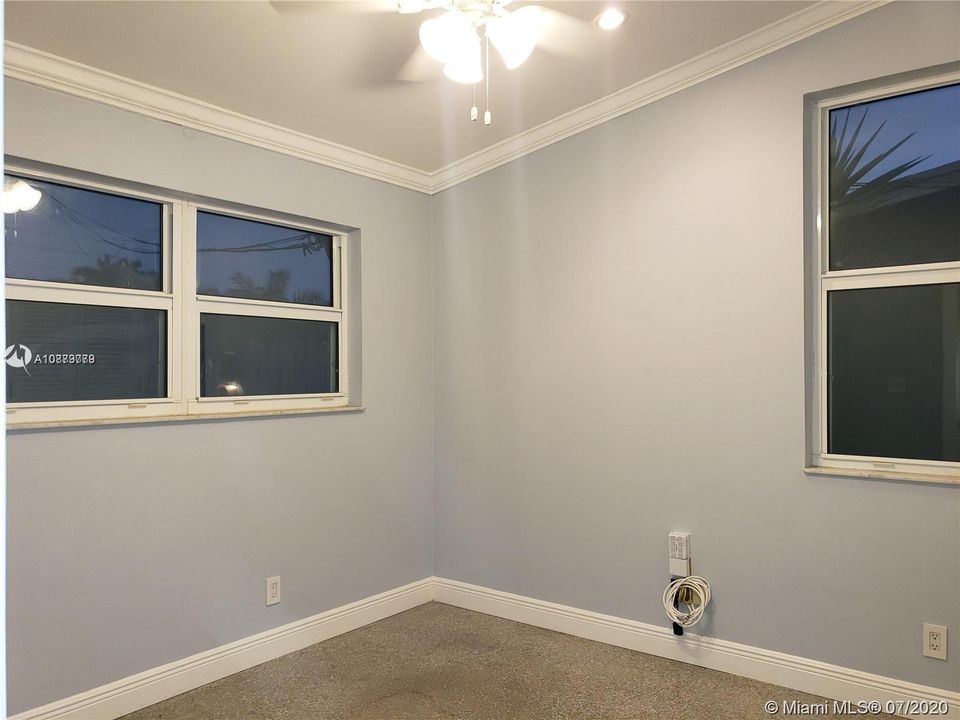 Recently Rented: $2,500 (3 beds, 2 baths, 1222 Square Feet)