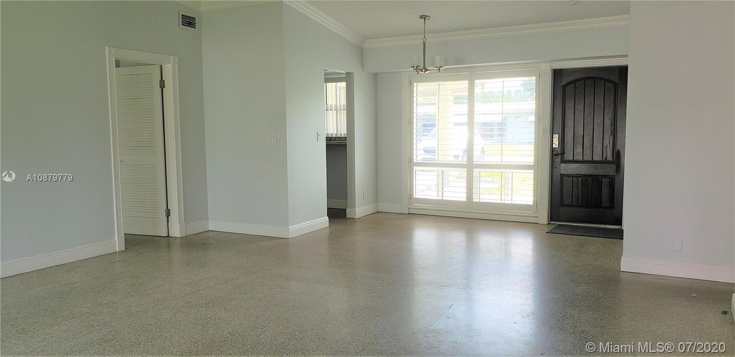 Recently Rented: $2,500 (3 beds, 2 baths, 1222 Square Feet)