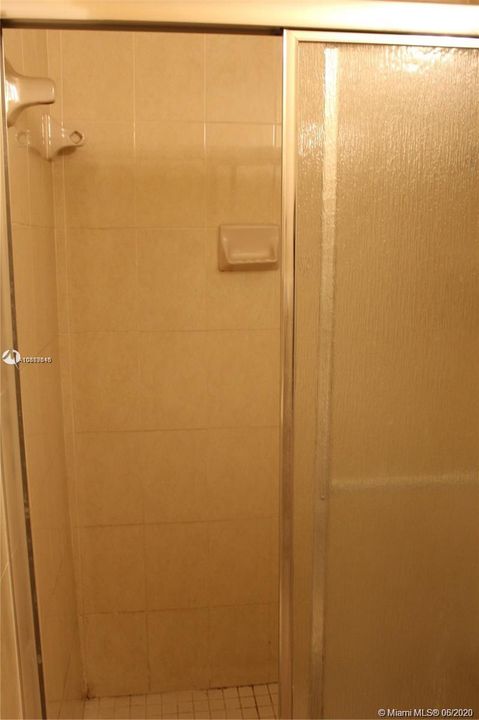 Vendido Recientemente: $329,900 (5 camas, 3 baños, 2379 Pies cuadrados)