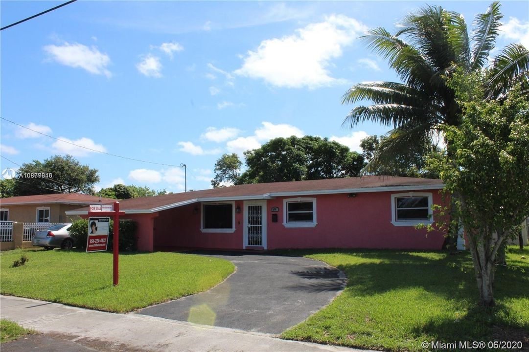 Vendido Recientemente: $329,900 (5 camas, 3 baños, 2379 Pies cuadrados)